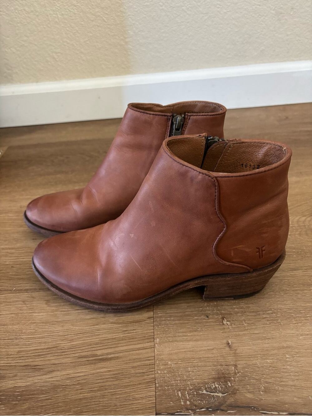 Frye Leather Ankle Boots Brown  Women's Zip Side Booties Size 6